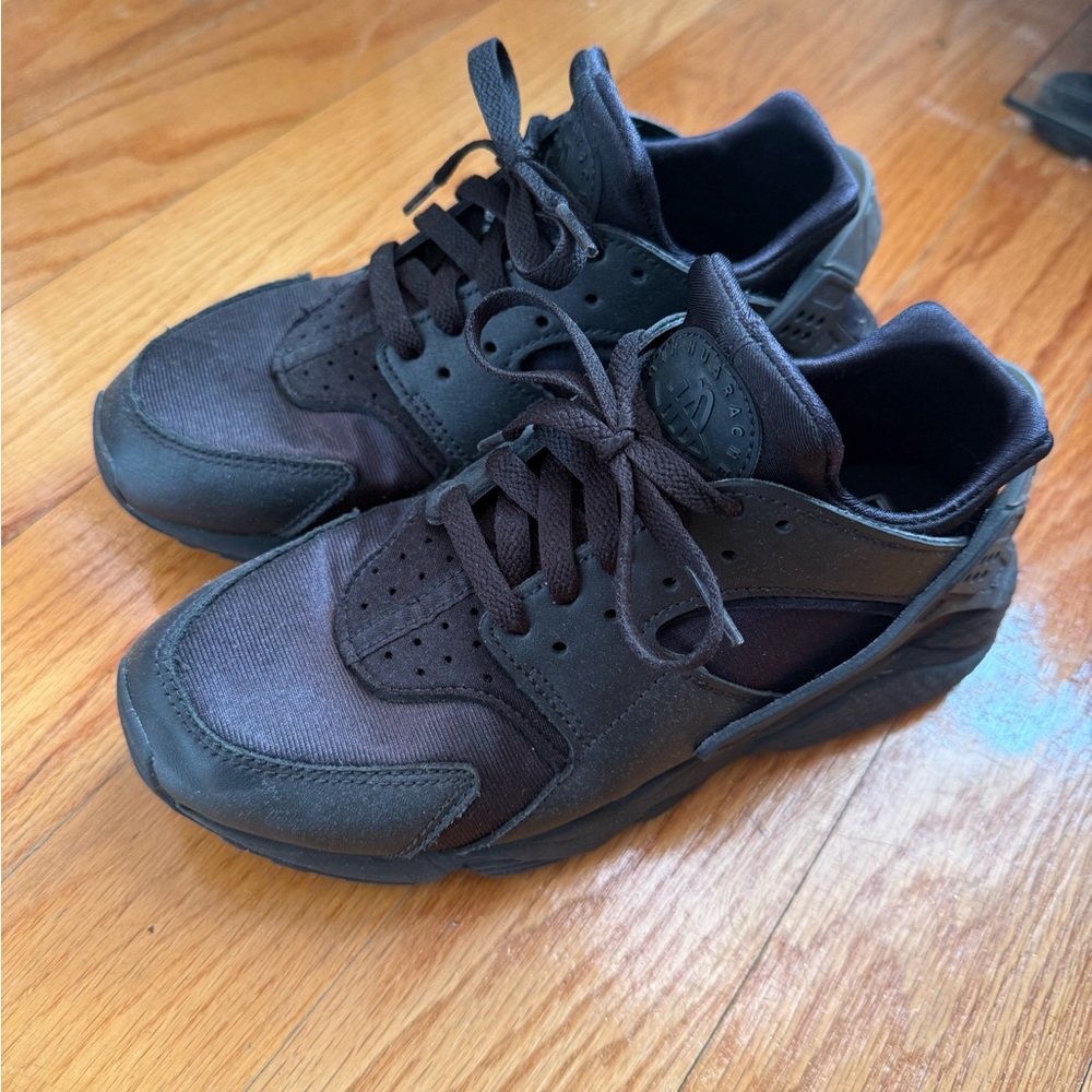 Nike Air Huarache Triple Black (Women’s) - Picture 3 of 3